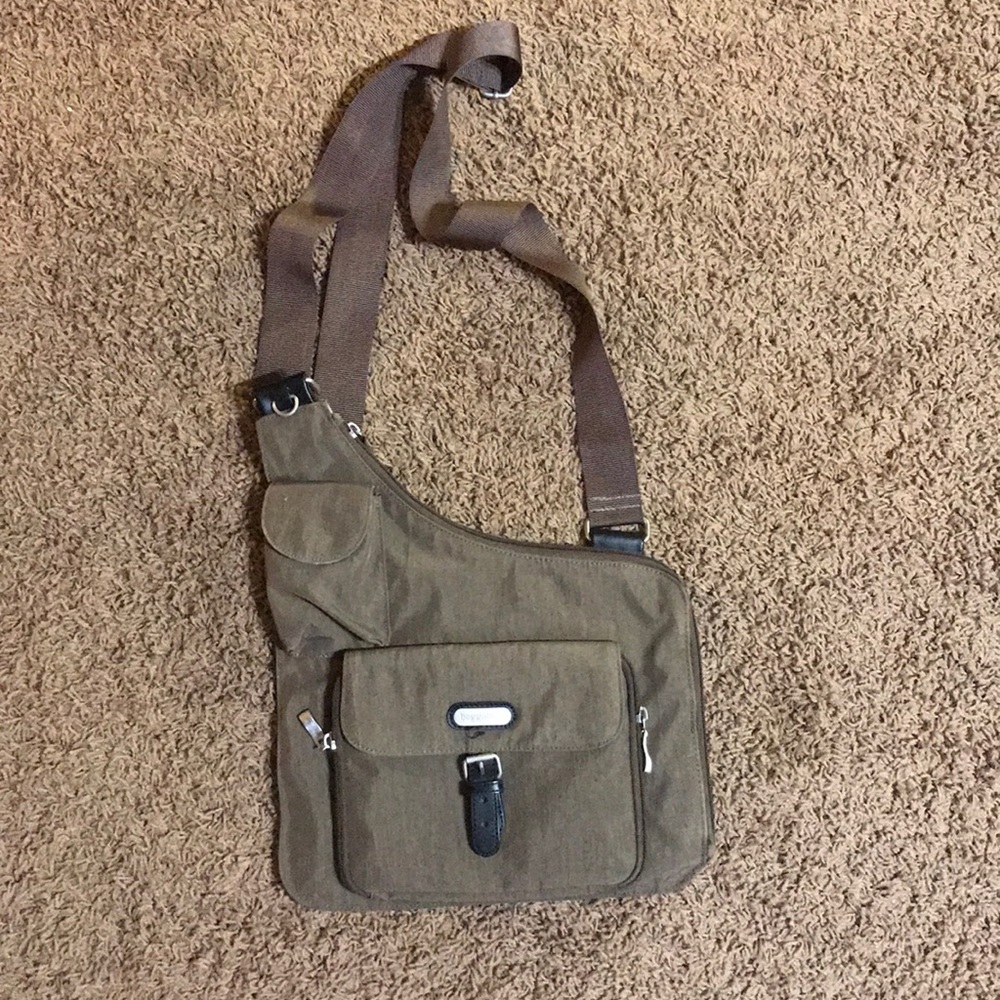Baggallini tan satchel